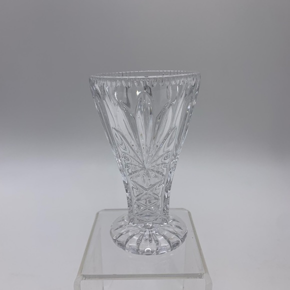 GENUINE 24% LEAD CRYSTAL Small 4” Footed Vase Diamond Point Palm Pattern Germany - Picture 1 of 7